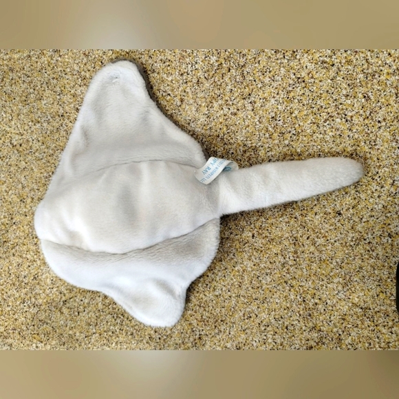 ✓Wishpets Droopy ray wide shimmery eye shimmery grey stingray plush - Picture 4 of 13